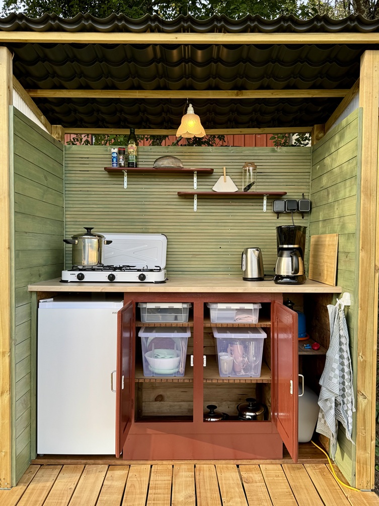 Tent keuken overzicht deurtjes open