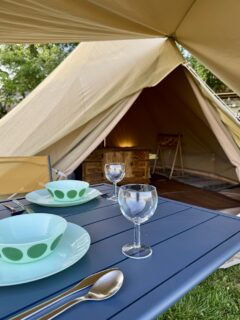 Tent voorkant tafeltje